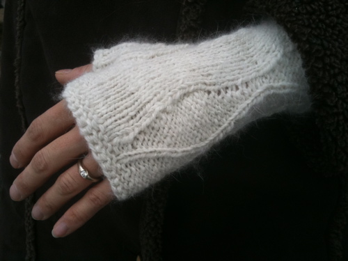 hand knit fingerless mittens mitts gloves angora 