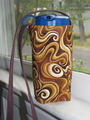 water bottle holder with thermal lining